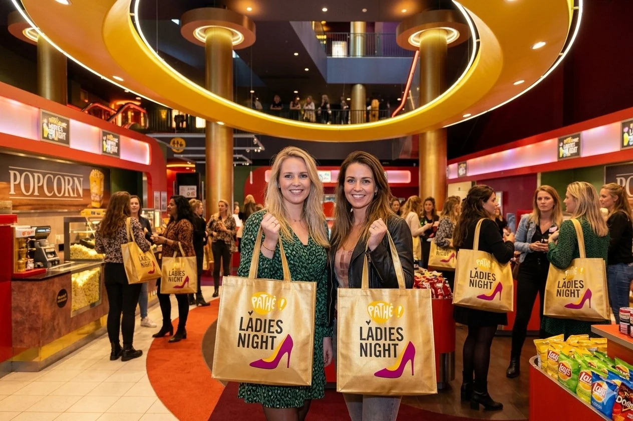 Pathé Ladies Night: bezoekers met gouden tassen